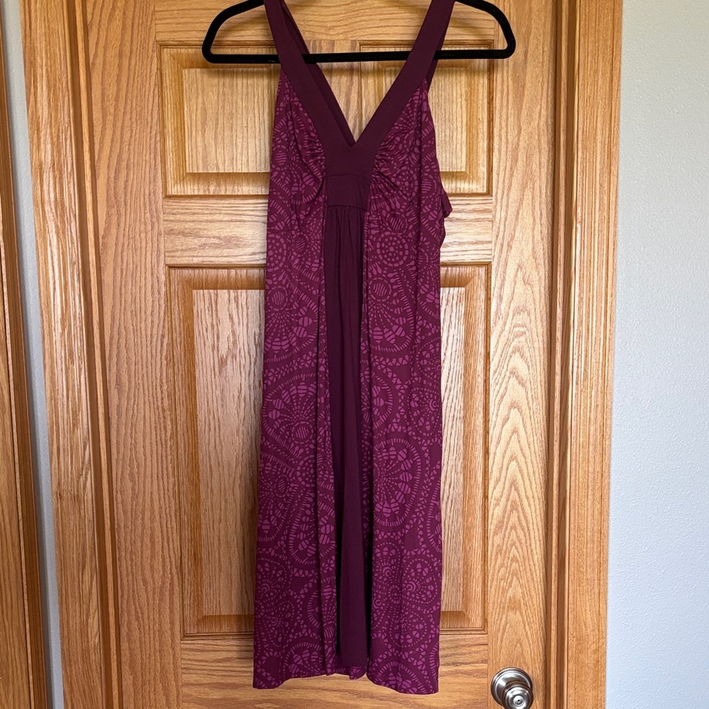 Women's V-Neck Patagonia Sleeveless Burgundy Dress